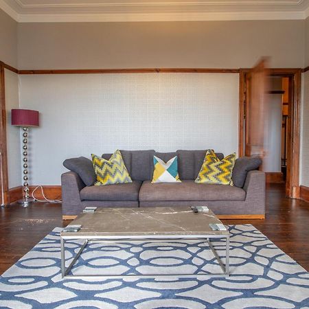 Pass The Keys Beautiful, Traditional 2 Bed Flat W Free Parking Glasgow Exterior foto