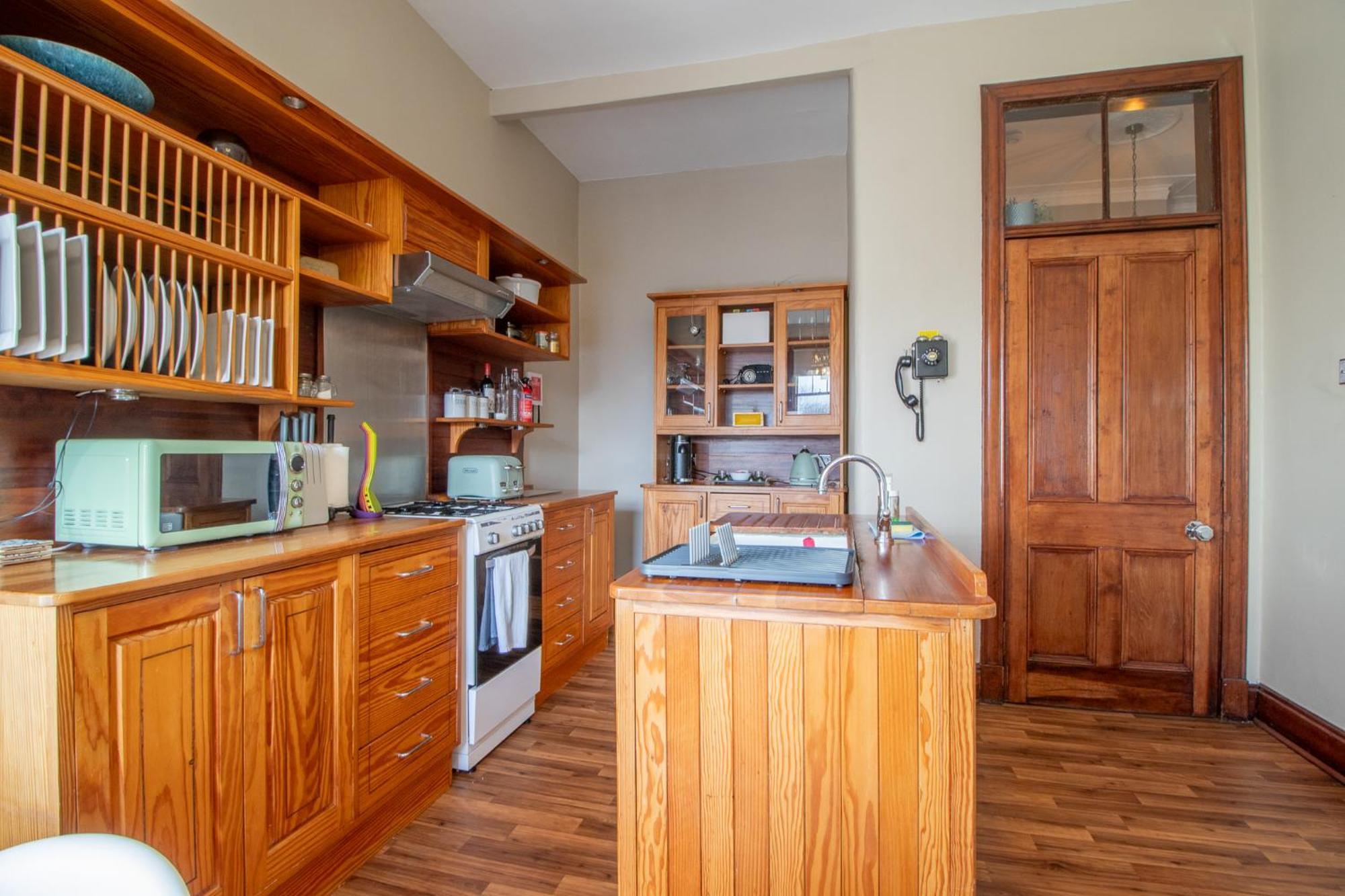 Pass The Keys Beautiful, Traditional 2 Bed Flat W Free Parking Glasgow Exterior foto
