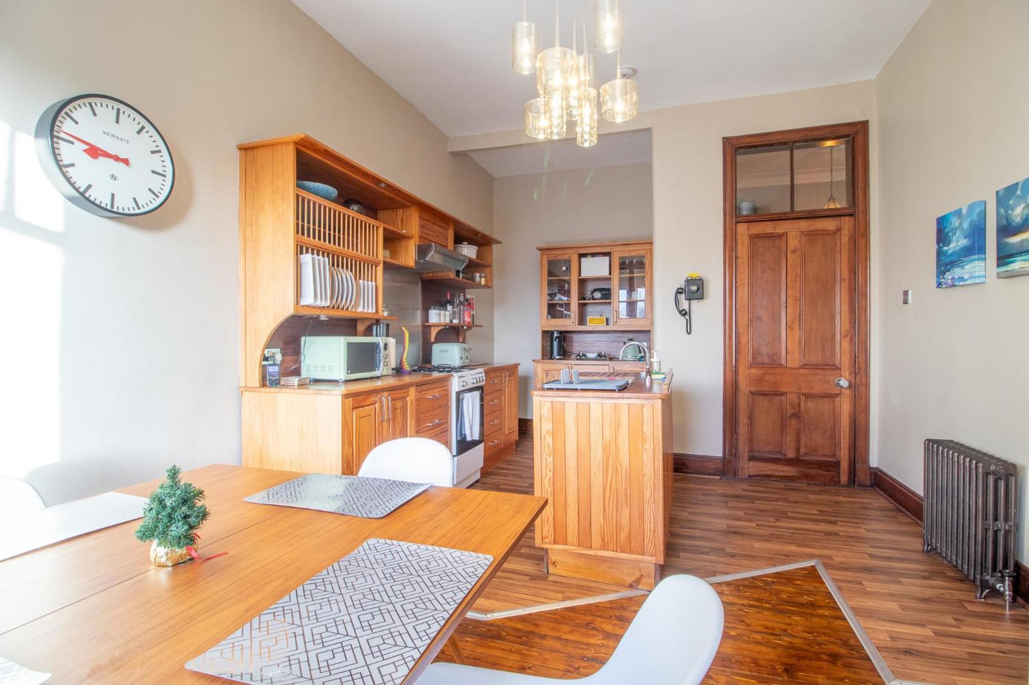 Pass The Keys Beautiful, Traditional 2 Bed Flat W Free Parking Glasgow Exterior foto