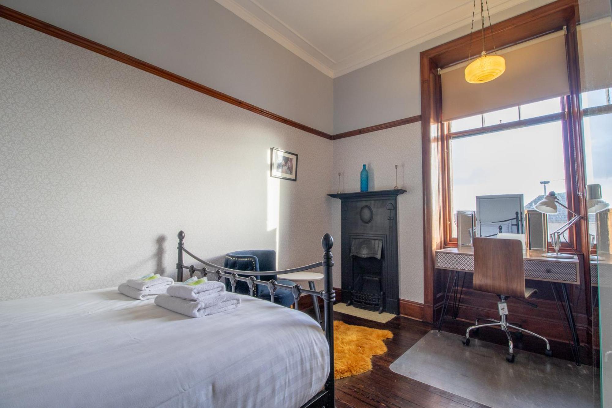 Pass The Keys Beautiful, Traditional 2 Bed Flat W Free Parking Glasgow Exterior foto