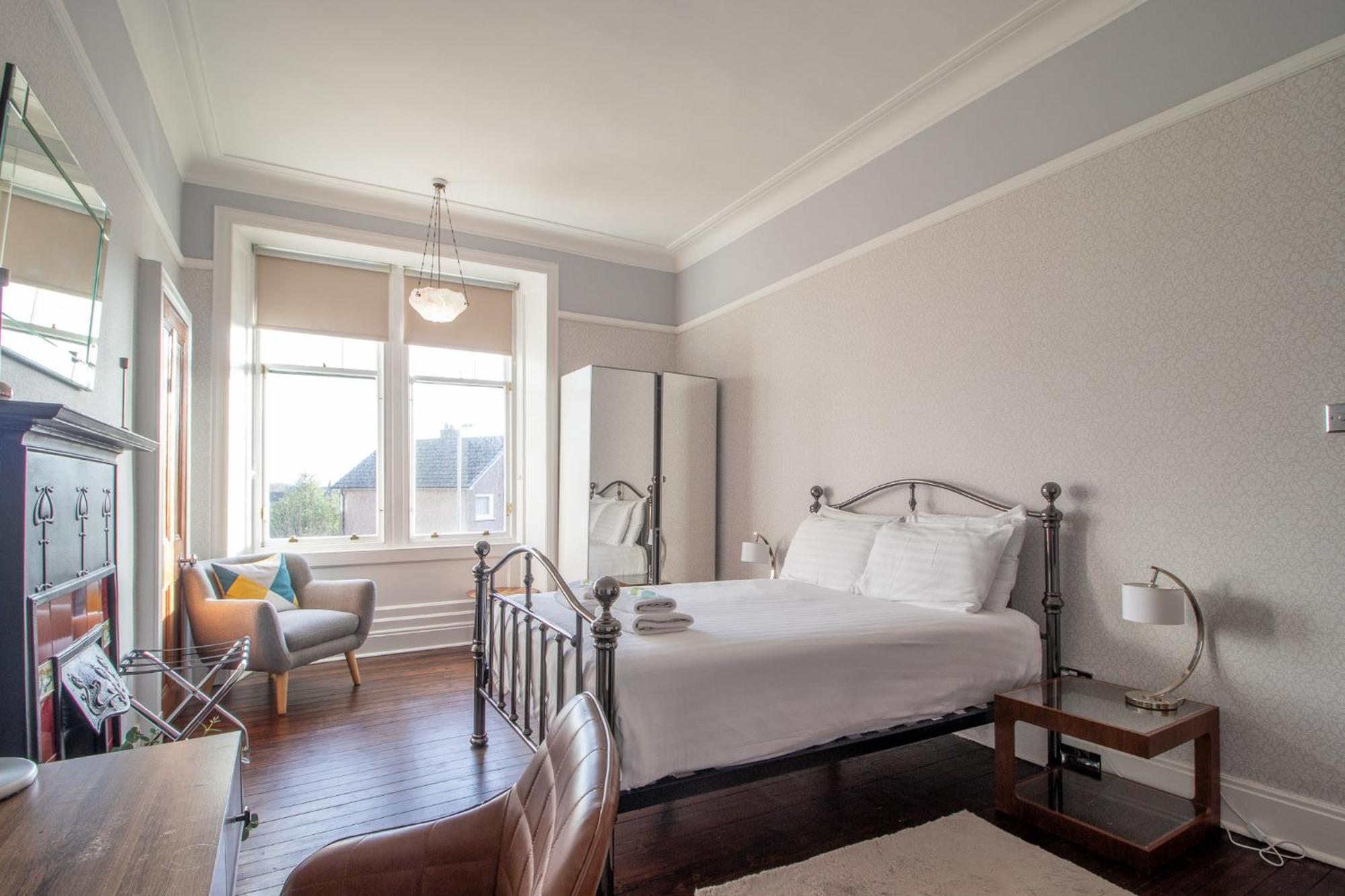 Pass The Keys Beautiful, Traditional 2 Bed Flat W Free Parking Glasgow Exterior foto