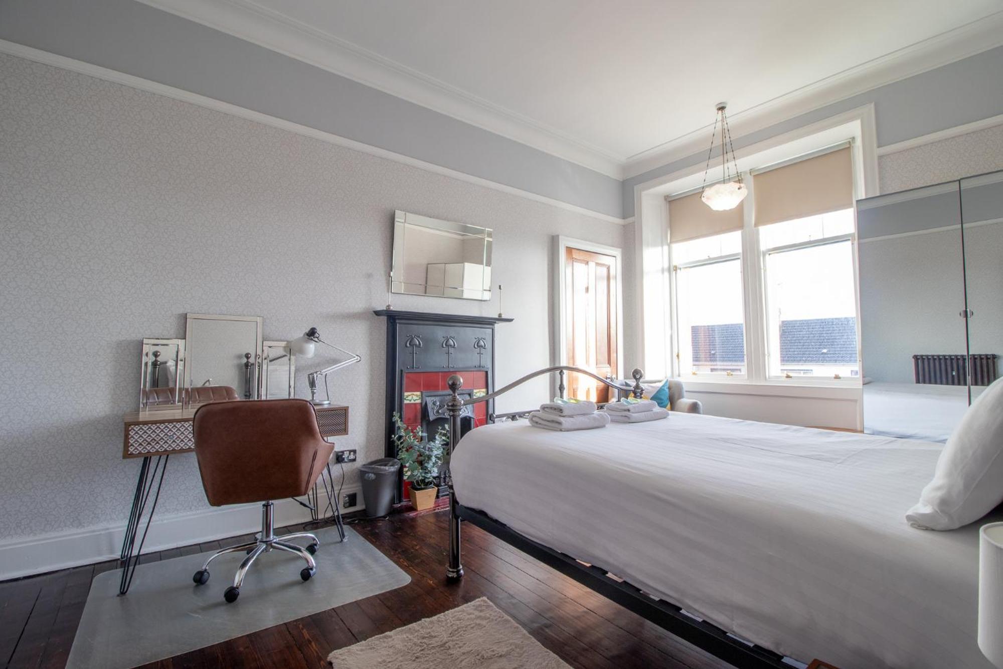 Pass The Keys Beautiful, Traditional 2 Bed Flat W Free Parking Glasgow Exterior foto