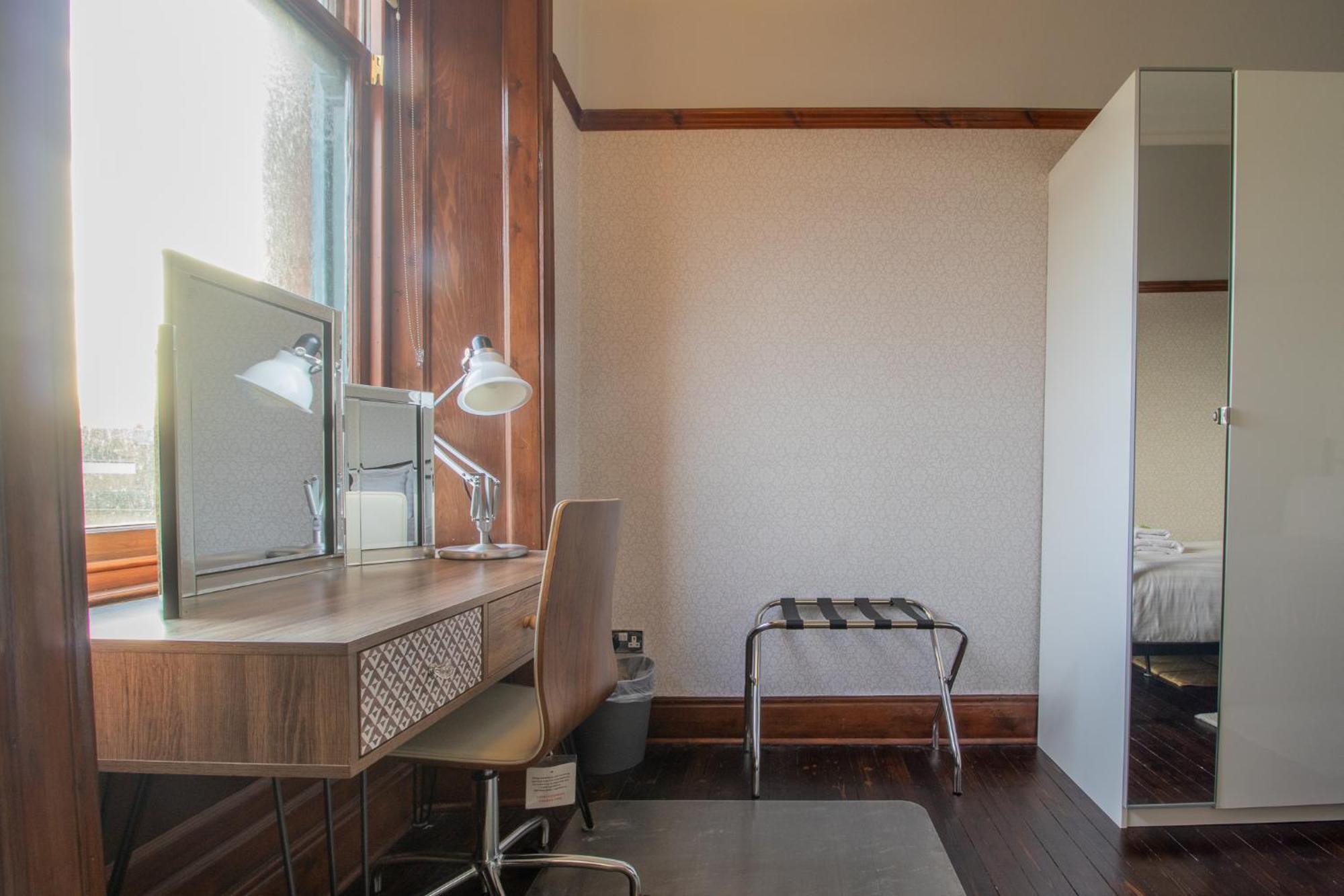 Pass The Keys Beautiful, Traditional 2 Bed Flat W Free Parking Glasgow Exterior foto